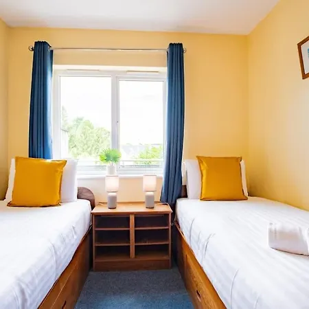 68 - Spacious & Budget Friendly By Shortstays * غالواي